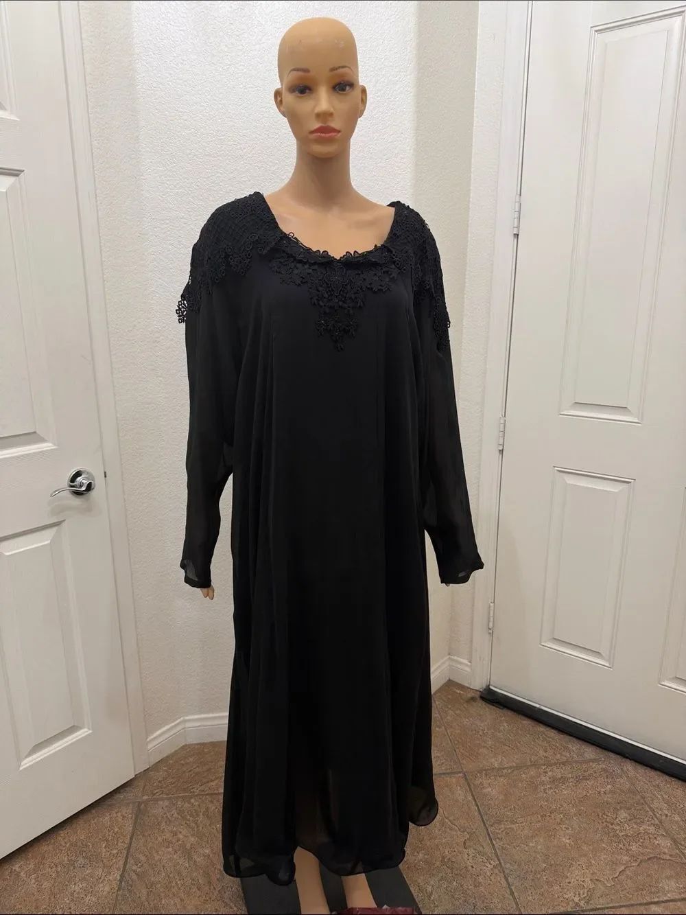 Spencer Alexis Woman Elegant Black Lace Crotchet Sheer Maxi Lined Dress Sz 22